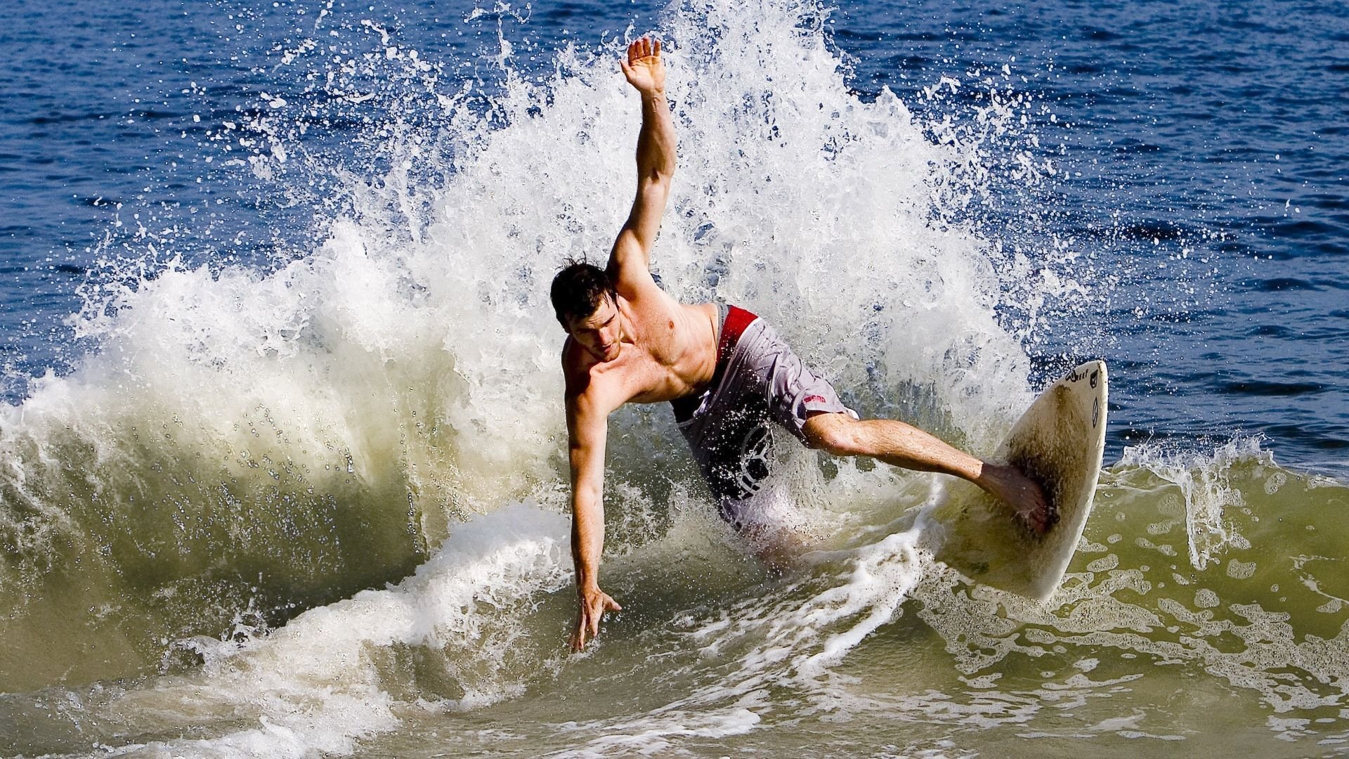 早田希娜赛后谦逊发言登热搜，广东男篮血战波士顿凯尔特人引发热议